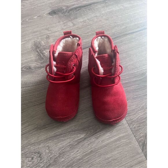 UGG Baby Neumel Boot size 4 - Picture 1 of 6